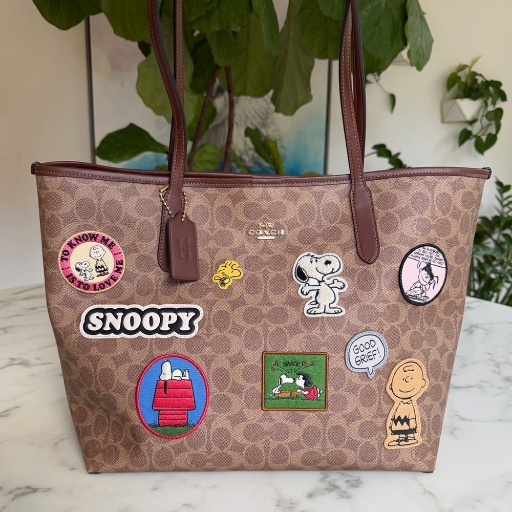 NWOT Coach X Peanuts City Tote In Signature Canvas With Patches CBJ91 Tan Snoopy - Picture 2 of 16